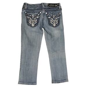 L.A. Idol USA Womens Denim Capris with Embroidered Pockets Size 1 26Wx20L Faded